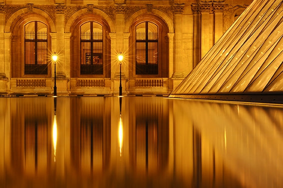 Le Miroir Du Louvres